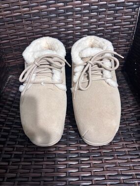 UGGS Cozy Faux-Shearling Lined Suede Lace-Up Sneakers - Beige